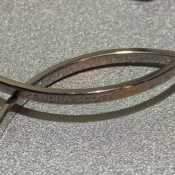 Kendra Scott Elora Hoop Drop Earrings - Picture 4 of 9